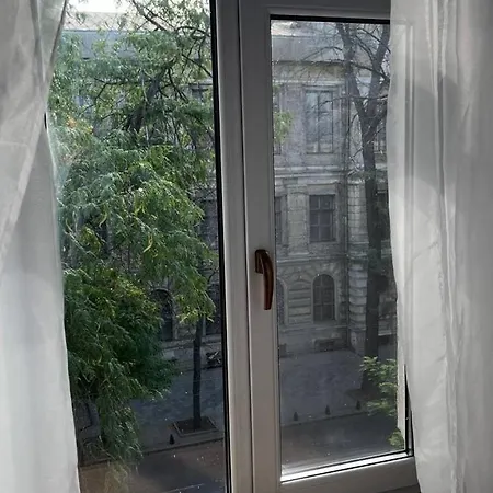 Stylish On Deribasovskaya Corner Odessa