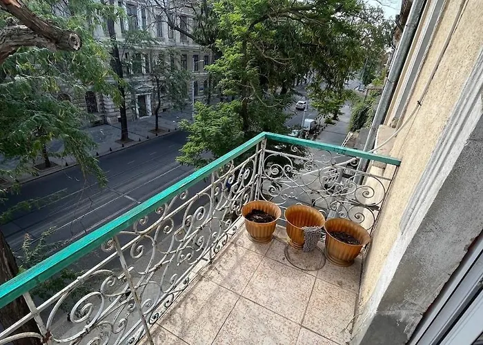 Daire Stylish On Deribasovskaya Corner Odessa